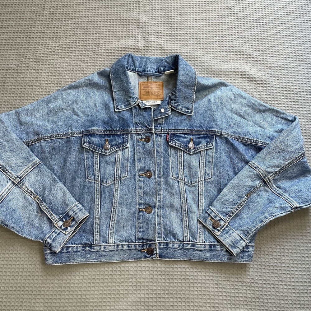 Levi's Premium Cropped Trucker Denim Jean Jacket Medium Womens 100% Cotton